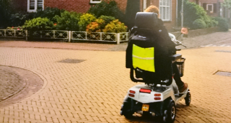 hoe veilig linksaf slaan met scootmobiel