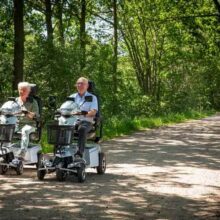 In de natuur scootmobiel rijden is gezond. Waarom het u goed doet!